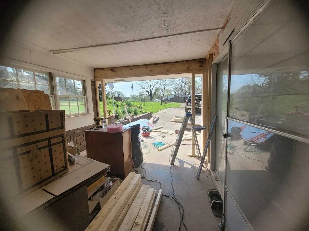 Air movers and dehumidifier for Water Mitigation Services in Silver Springs